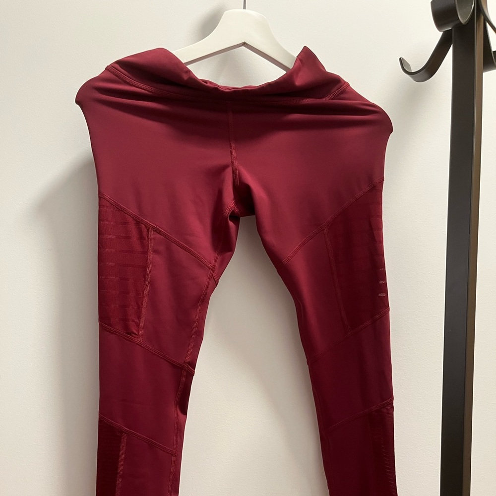 Reebok burgundy leggings Size S brand new